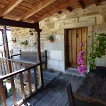 Inn La De Pedrazales